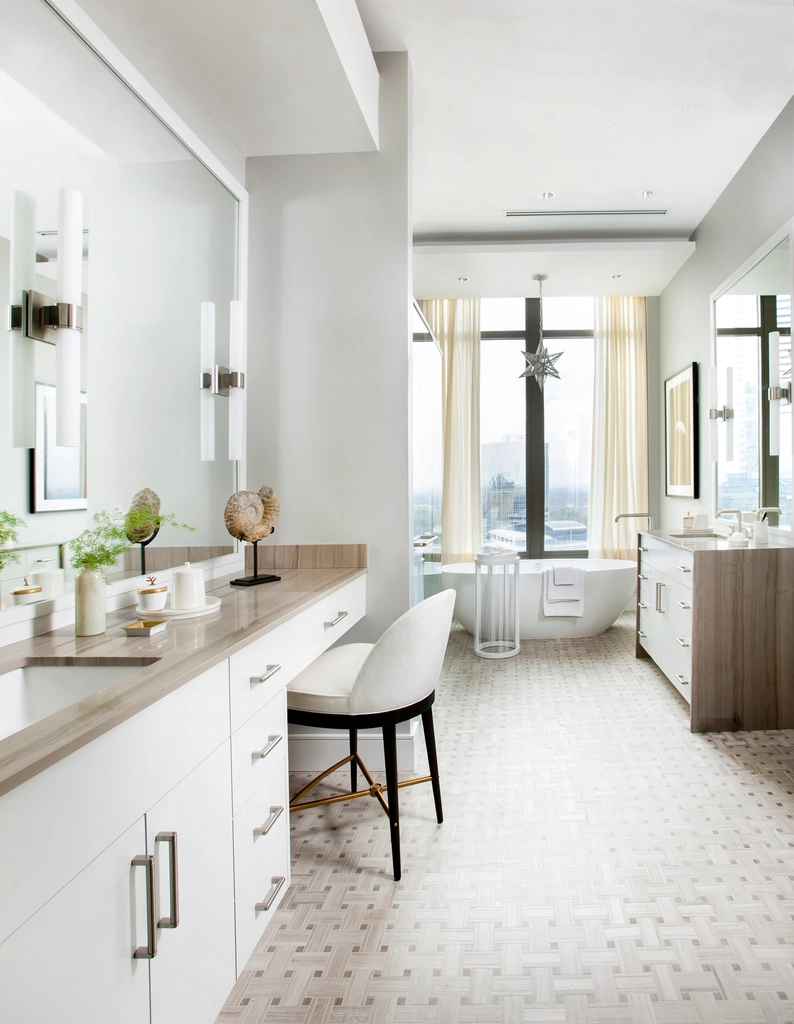 Bright, refined hotel bathroom interior - boutique hotel amenity sets